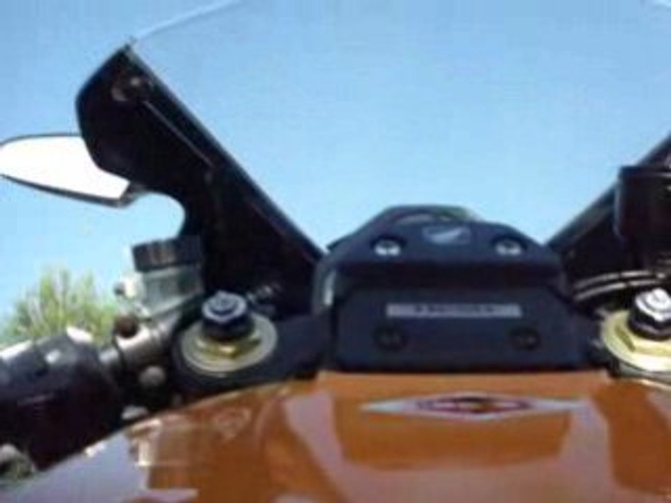 wheeling en 1000 cbr cam embarqué