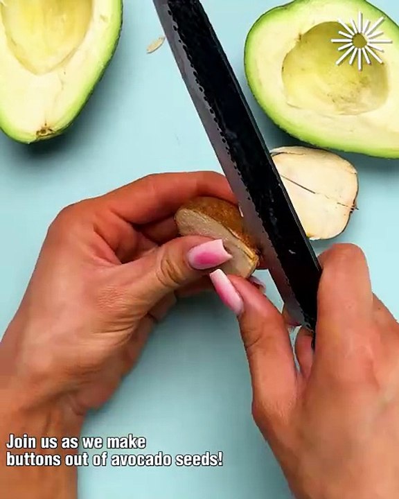A unique way of making buttons🥑
