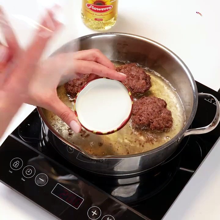 Easy hack to shape ground beef patties