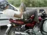 motociclista folle