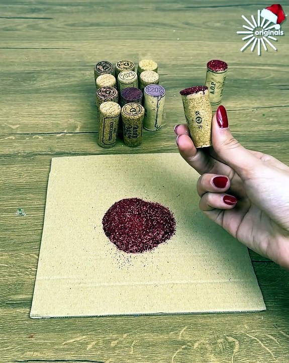 Easy and fun DIY glitter decor🌟