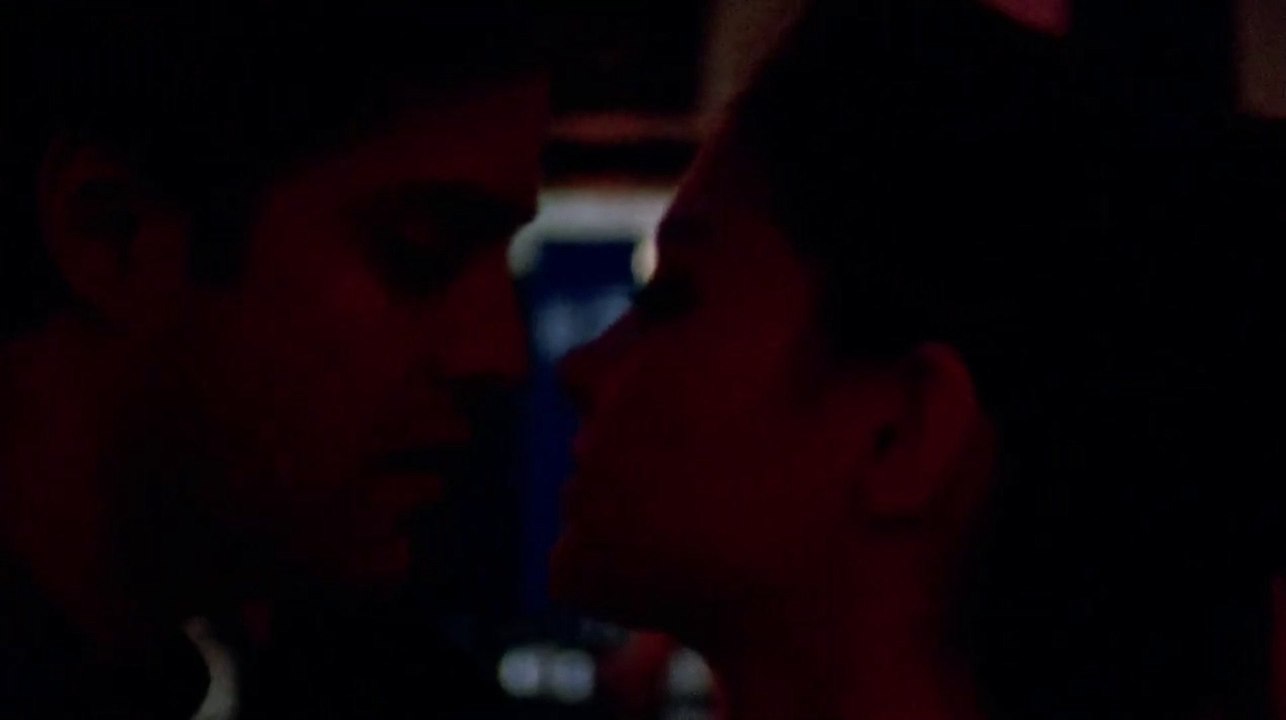 A young woman struggles for independence and identity in a small Florida tourist town HD ( Drama, Romance )