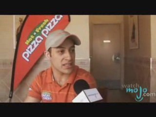 Pizza Tossing Expert Juan Hermosillo - Demonstration