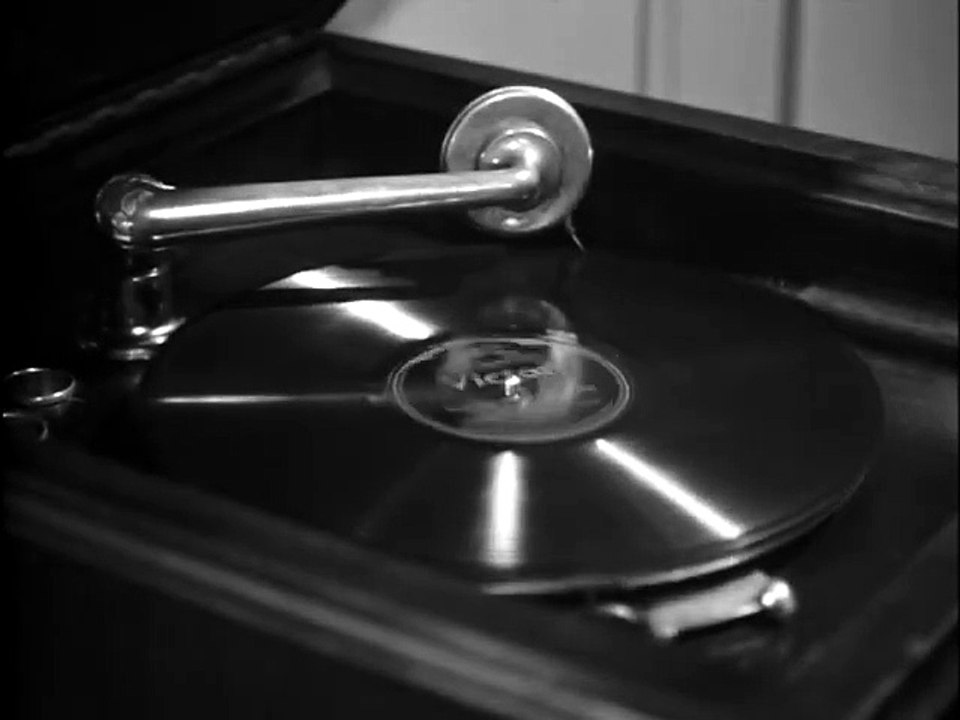 Rita Rio and Her Orchestra (1939) – A Glamorous Night of Music and Swing