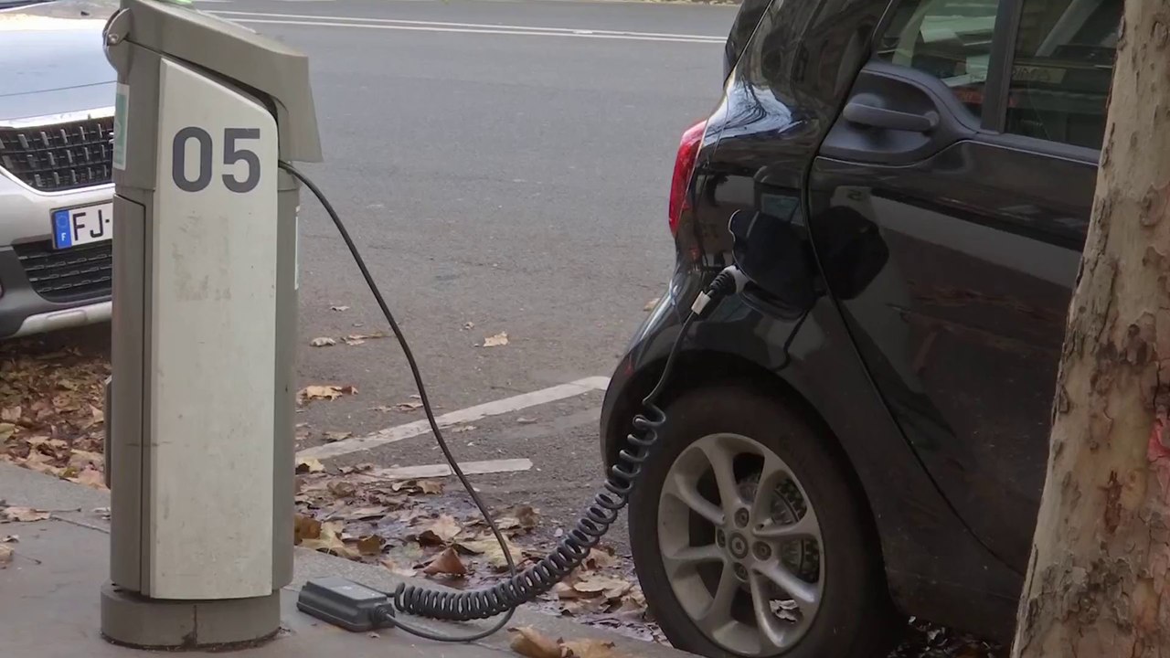Automobile : la vente de voitures électriques explose en juillet