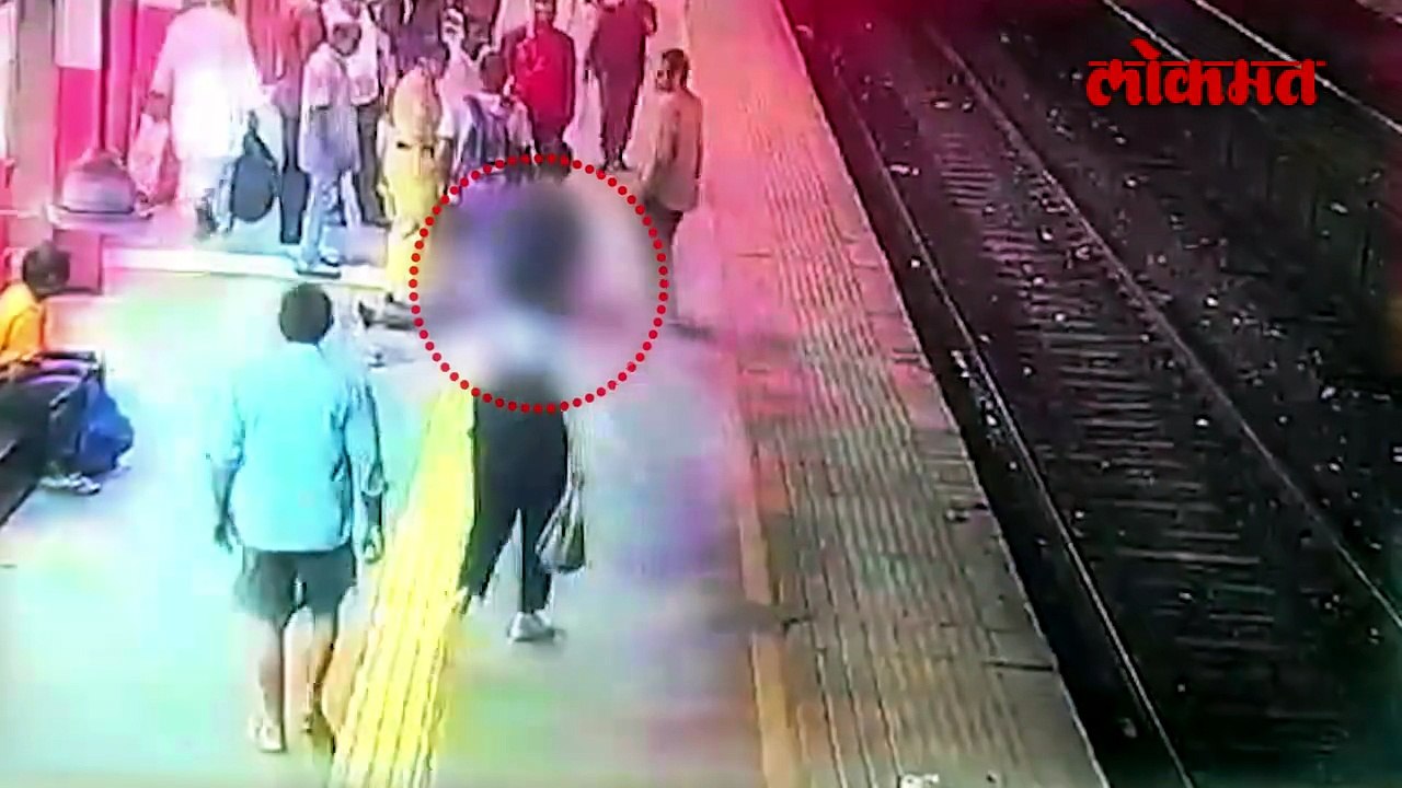 चालत्या लोकलखाली जीवन संपवण्याचा प्रयत्न, दादर स्टेशनवर काय घडलं
