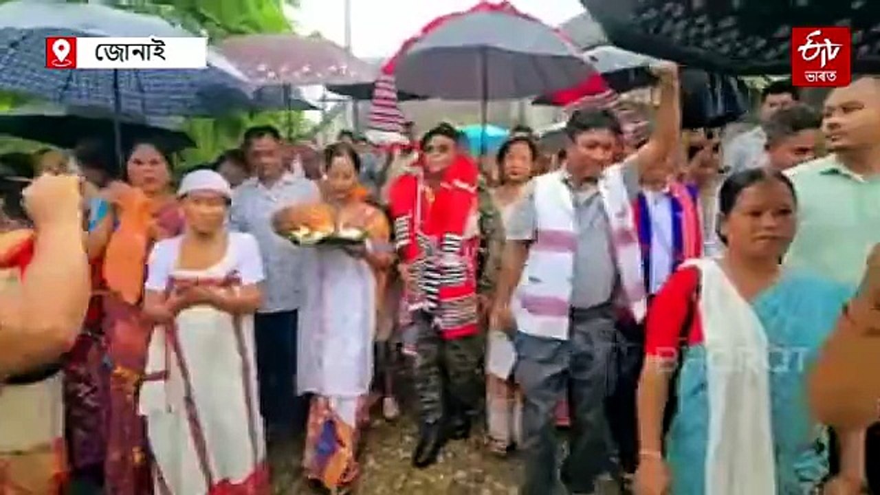 দেশসেৱা আগবঢ়াই অৱসৰ গ্ৰহণ কৰা সেনা জোৱানক জন্ম গাঁৱত উষ্ম আদৰণি