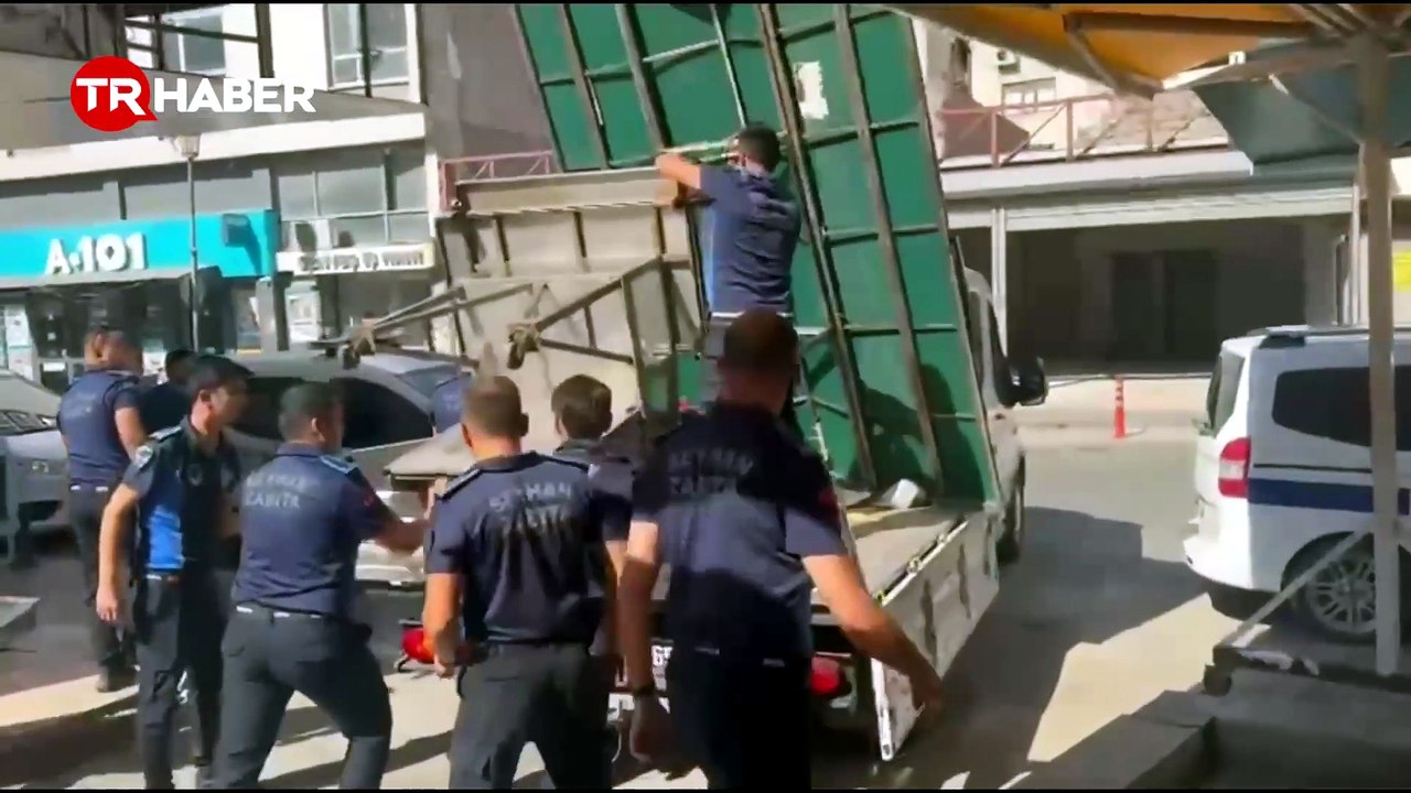 Çocuğunun yanında anneye söylediği sözler dikkat çekmişti: Lahmacuncu Ali'nin tezgahı kaldırıldı