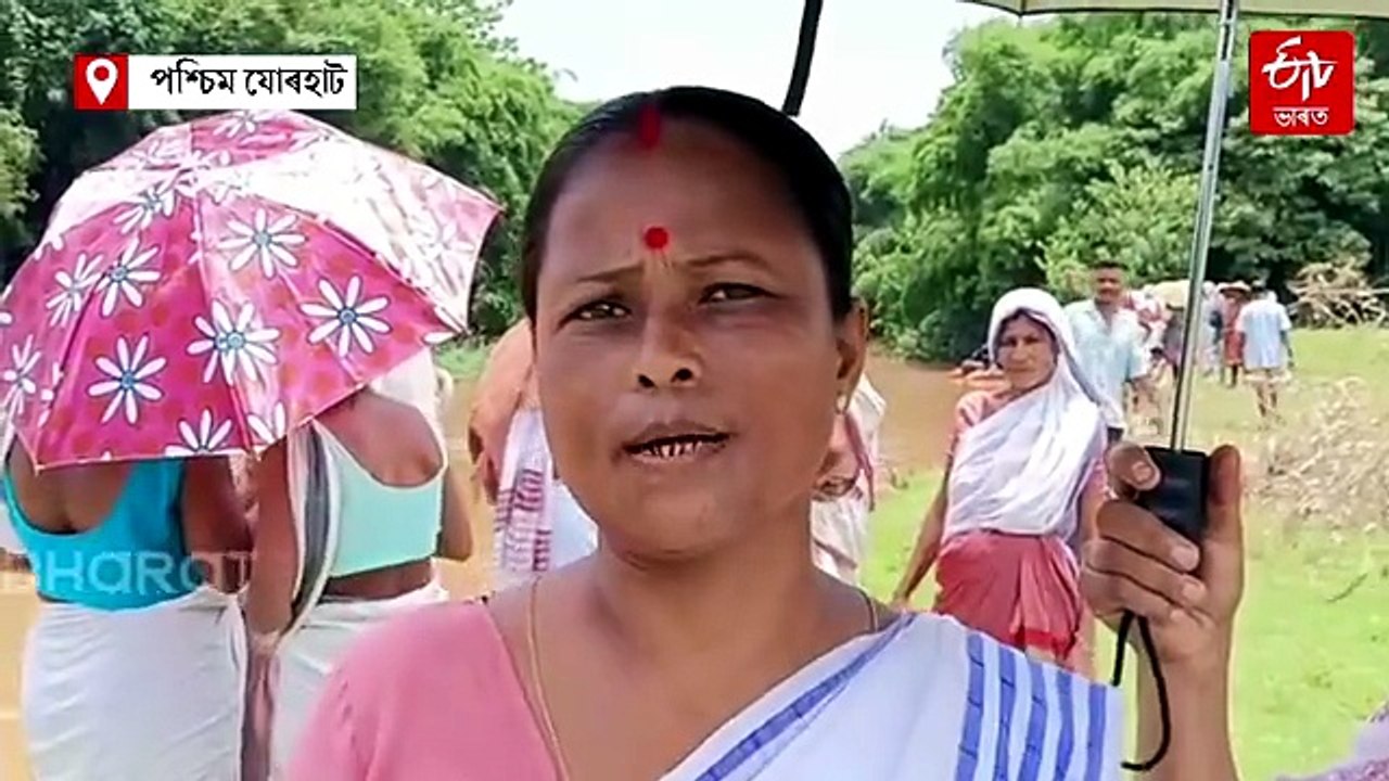 ডেৰবছৰীয়া সন্তানক লগত লৈ ভোগদৈত জাপ দিলে মাতৃয়ে