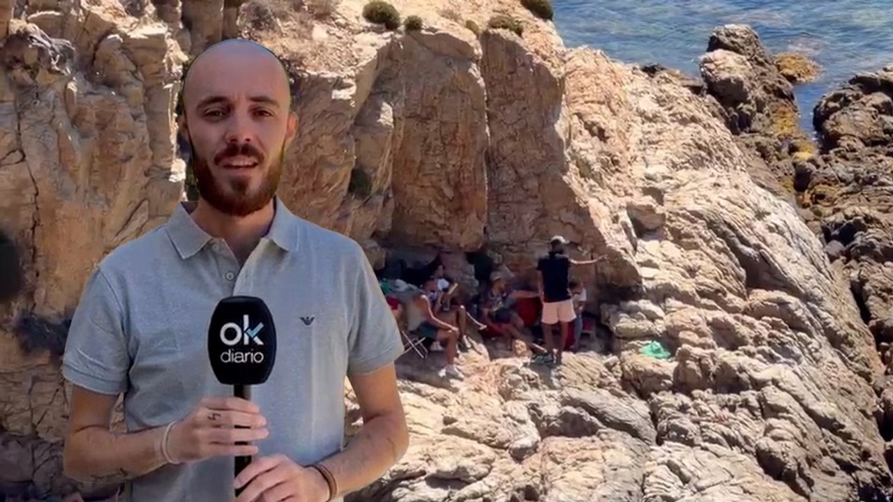 Así se esconden los inmigrantes entre las rocas de Ceuta para evitar su regreso a Marruecos