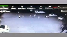 11 yaşındaki çocuğa öldüresiye şiddet kamerada!  Tekme, tokat ve yumruklar havada uçuştu!