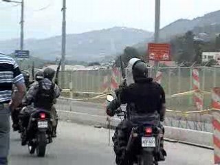 ESTUDIANTES DE LA ULA PROTESTAN EN EL AEROPUERTO DE MERIDA 2