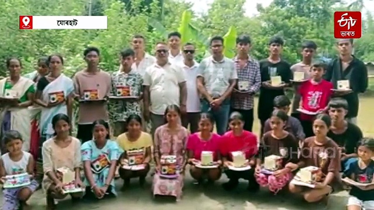 বানপীড়িত শিক্ষাৰ্থীৰ কাষত এজেৱাইচিপি, বিতৰণ সৌৰ লাইট-শিক্ষা সঁজুলি