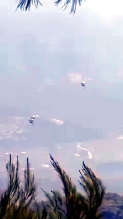 İki helikopter için arama başlatıldı!  Alevlere müdahale ederken havada çarpıştılar