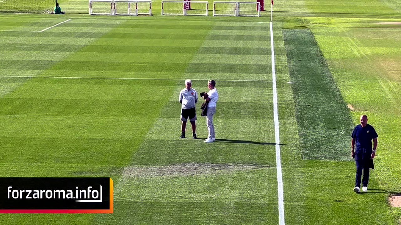 Cardiff, colloquio in campo tra Gasperini e il Ceo Galantic a fine allenamento