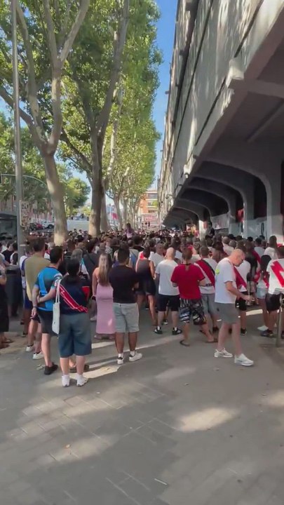 La afición del Rayo Vallecano responde y se suma a la Asamblea para hablar del Estadio y del futuro