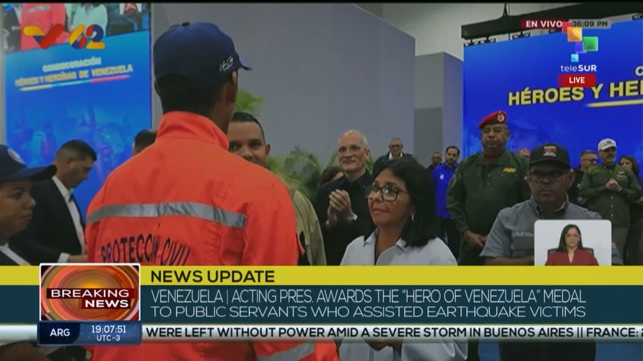 Acting Pres. Delcy Rodriguez awards the “Hero of Venezuela” medal to public servants