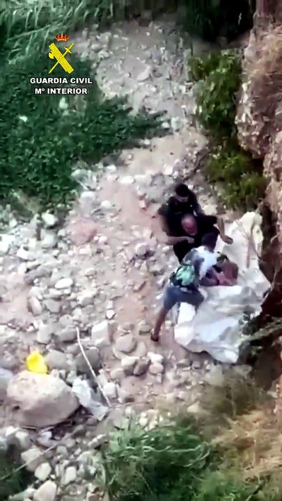 Idoso resgatado ao fim de 2 dias preso no leito de um riacho em Jaén