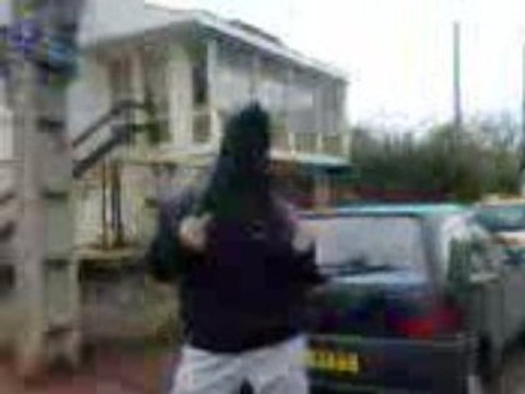 Djessim filmé par Doby en mode bite couverte