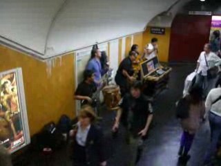 V24- Musique dans le métro
