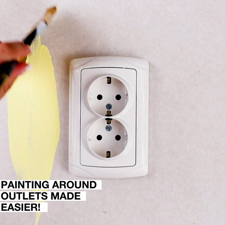Smart hack for painting around outlets! 🔌💯