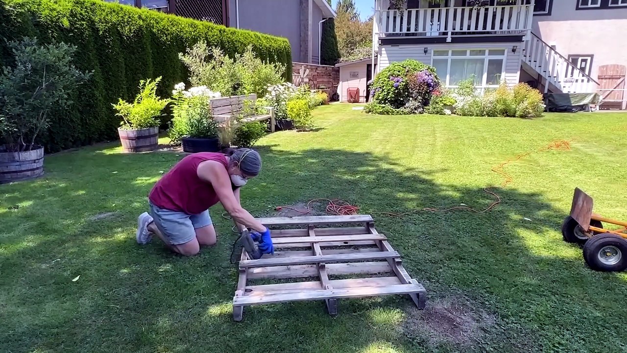 Lay A Pallet On Your Lawn (This Is Genius)