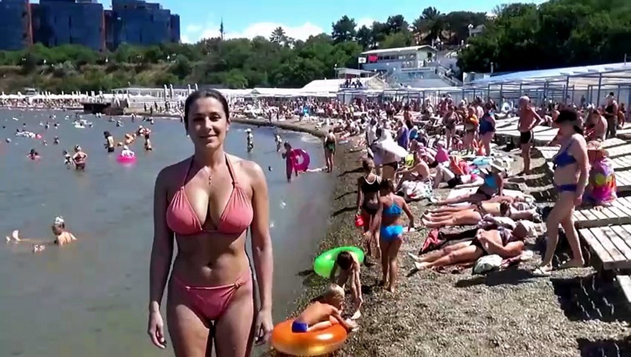 Анапа, 29 июля. Пляж в Малой бухте. Волны, море...