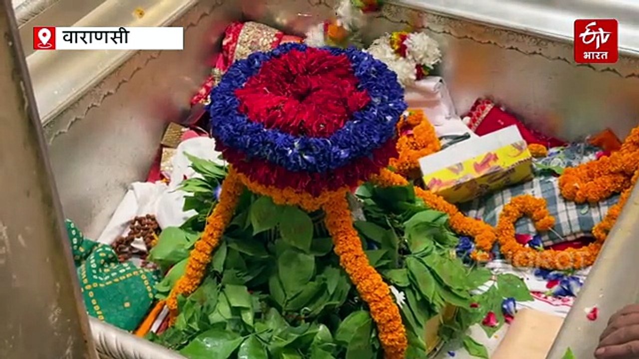 सावन का पहला सोमवार; काशी में शिवभक्तों का रेला; कमिश्नर ने बरसाए फूल, बम-बम भोले की गूंज