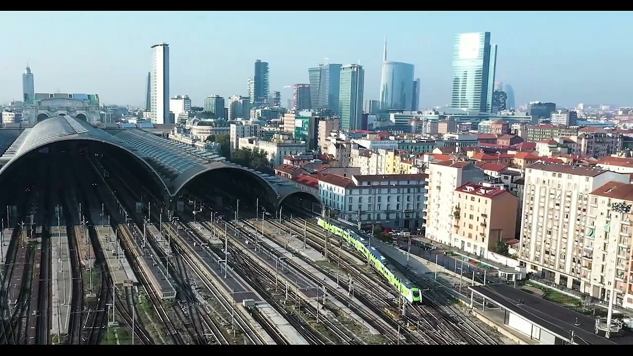 98333