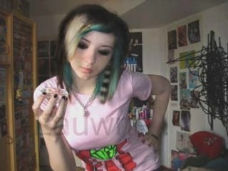 Lauwrie ™ , the amazing emo/scene girl