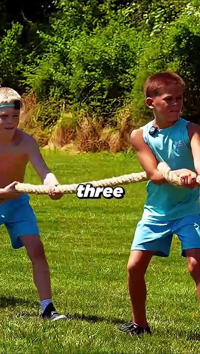 Dwarf vs Kids - Tug of War Challenge