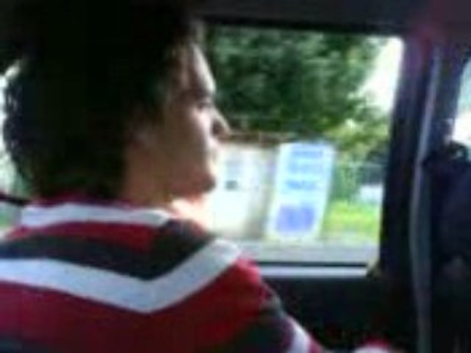 rico dans une auto