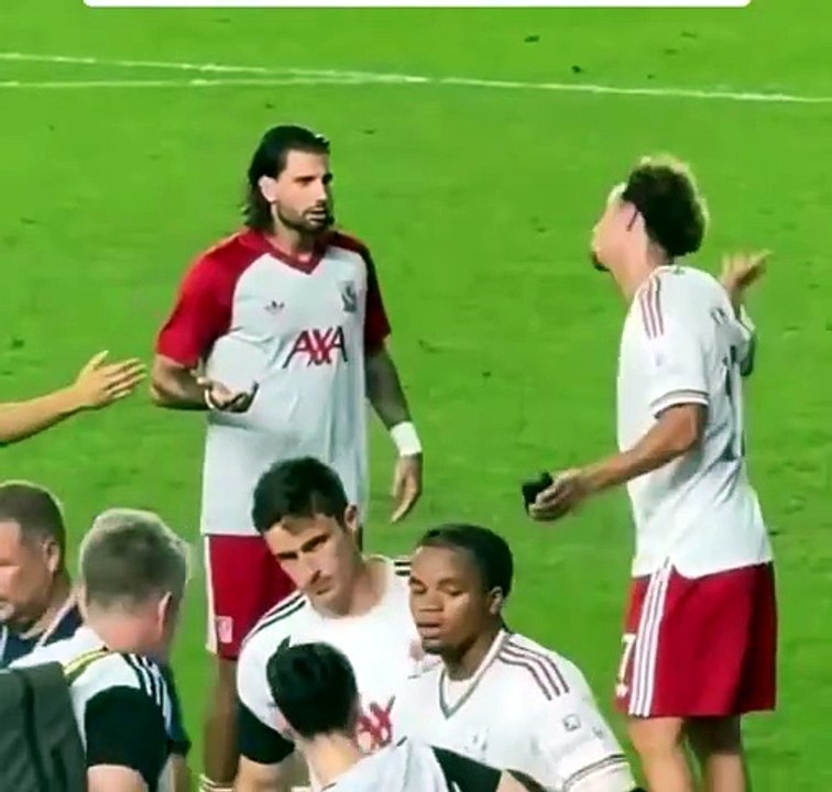 VIDEO / Curtis Jones aspetta l'Inter: quanto nervosismo con il Liverpool