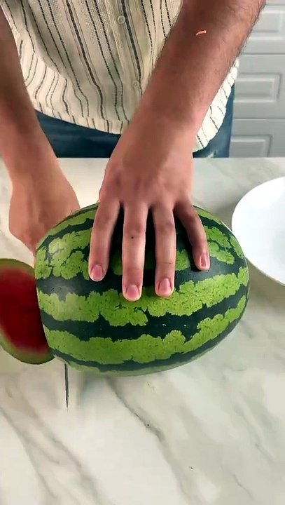Cut a Watermelon the Right Way 🍉