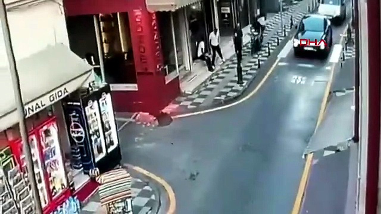 Polisten kaçan şüpheli motosikletiyle Vali Yardımcısı çarptı!