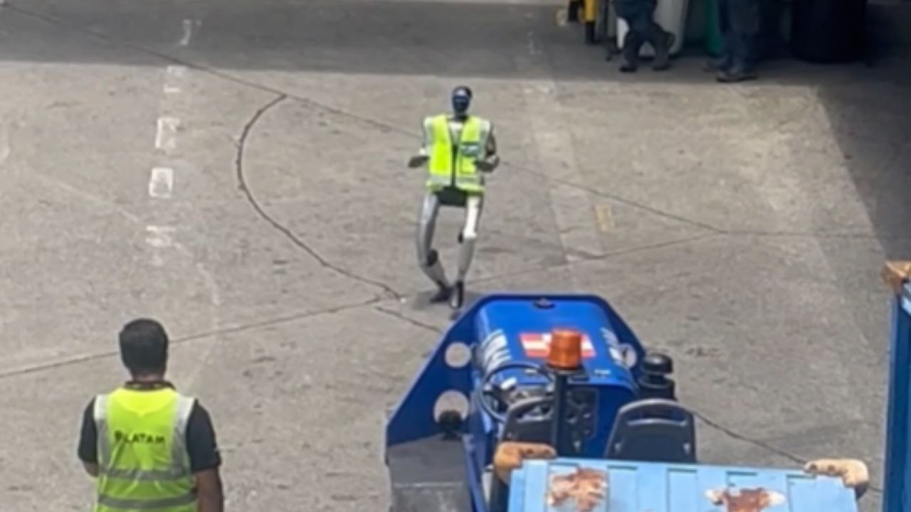 Robot Breaks Into Dance Near The Boarding Area