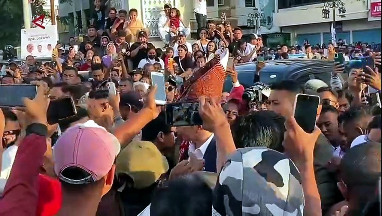 Jokowi Dinobatkan sebagai Sesepuh oleh 9 Raja Timor
