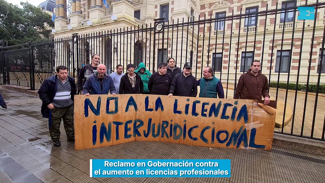 Reclamo en Gobernación contra el aumento en licencias profesionales