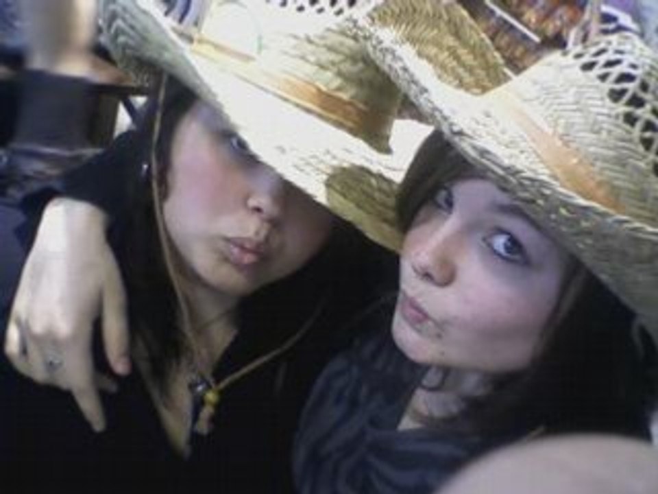 ELODY D'AMOUR JE T'AiiME A LA FOLiiES