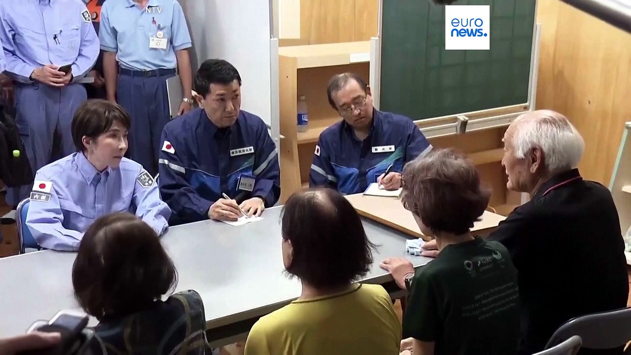 Terremoto en Japón: Takaichi visita el sur donde limpian los escombros en medio del calor extremo