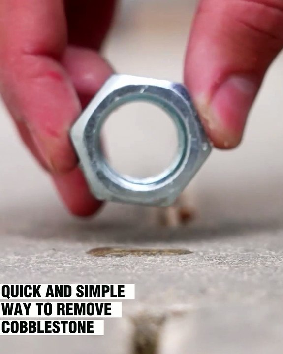 It's really this easy to remove a cobblestone!