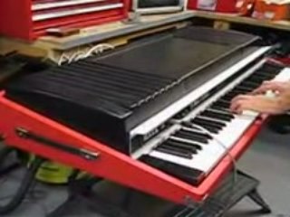 Fender Rhodes Mark I red