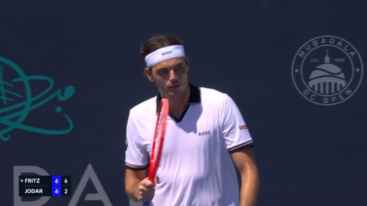 Fritz defeats Jodar to end trophy drought in Washington