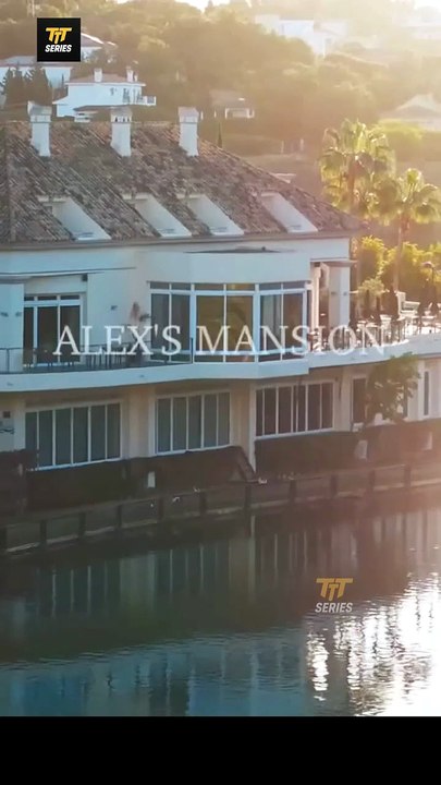 Ex-Convict Nanny and Billionaire Single Dad