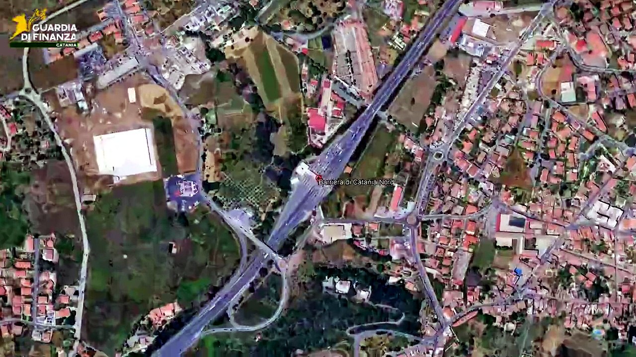 Catania, droga nascosta nel cruscotto: fermato con due chili di stupefacente al casello autostradale
