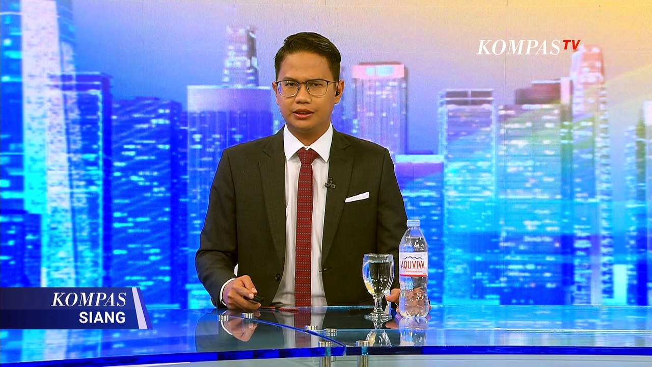 Petugas PLN Tersetrum Saat Pasang Sambungan Listrik Baru di Cengkareng Barat | KOMPAS SIANG