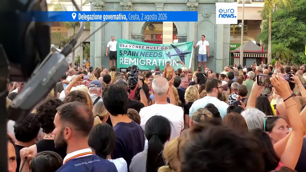 La crisi migratoria a Ceuta porta la tensione in strada tra proteste e critiche al governo