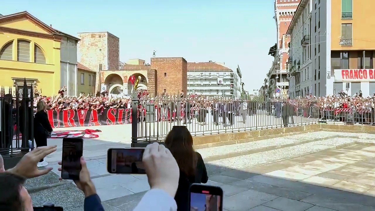 Funerali Baresi: l'arrivo di Maldini con van Basten, Tassotti e Virdis | PM