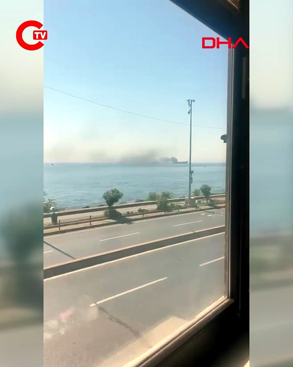 Ahırkapı açıklarında gemide yangın
