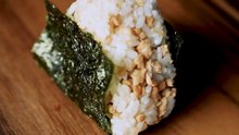 Make Delicious Chicken Soboro Onigiri: Easy Japanese Rice Ball Recipe